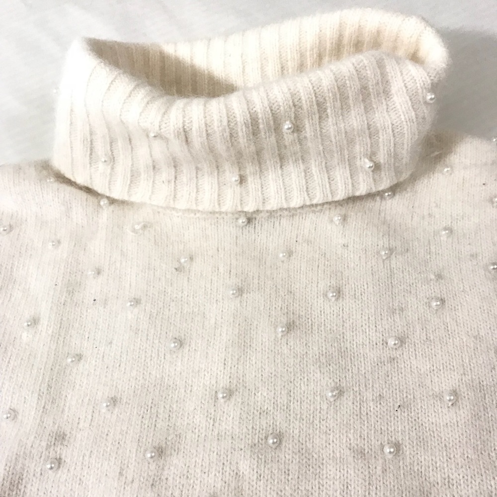Mixit Pearl Angora Turtleneck Sleeveless Top (M) - Picture 3 of 4